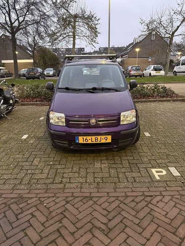 Paars Gebruikt 2010 Fiat Panda MPV | € 2.500 (Eerlijke prijs) - Afbeelding 1/4