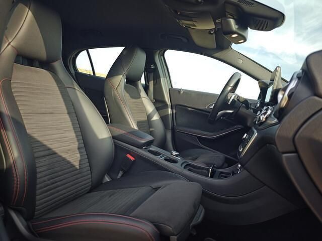 Occasion Mercedes GLA180 Business 122 PK (89 kW) 2019 Zwart (metallic) SUV