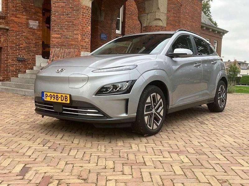 Zilver Gebruikt 2021 Hyundai Kona Comfort SUV | € 12.250 - Afbeelding 1/4