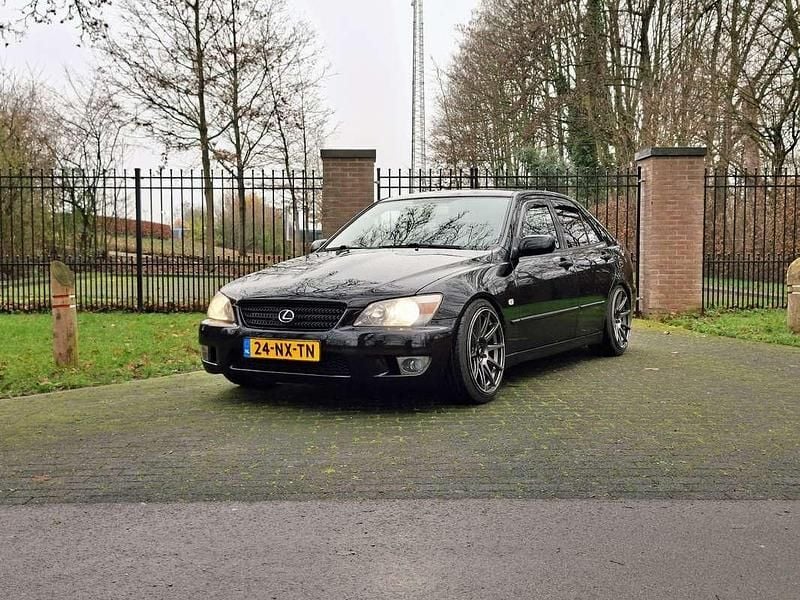 Zwart Gebruikt 2004 Lexus IS200 Business Edition Sedan | € 6.400 - Afbeelding 1/4