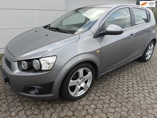 Grijs Gebruikt 2012 Chevrolet Aveo LTZ Hatchback | € 3.649 (Eerlijke prijs) - Afbeelding 1/4