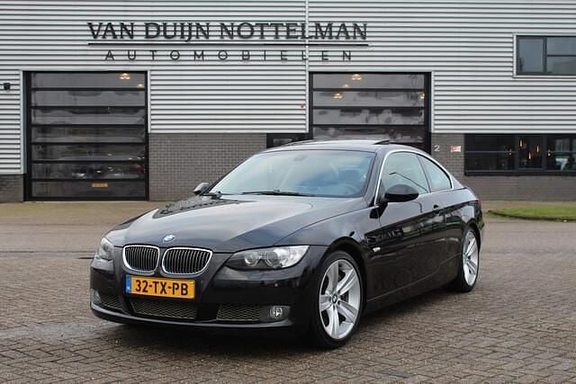 Zwart Occasion 2007 BMW 335 Executive Coupé | € 13.950 (Eerlijke prijs) - Afbeelding 1/4