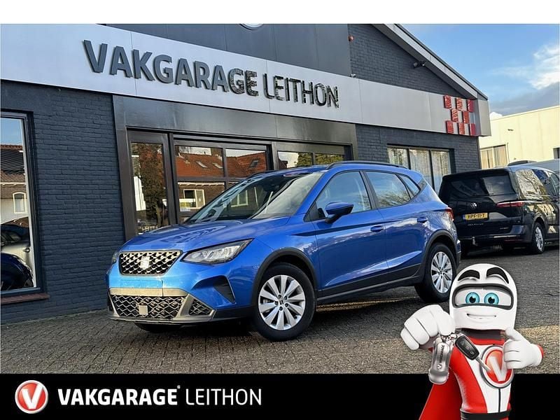 Blauw Gebruikt 2024 Seat Arona Style SUV | € 23.950 (Iets duurder) - Afbeelding 1/4