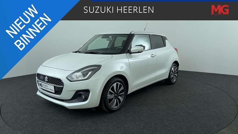 Wit Gebruikt 2019 Suzuki Swift Hatchback | € 15.950 (Eerlijke prijs) - Afbeelding 1/4