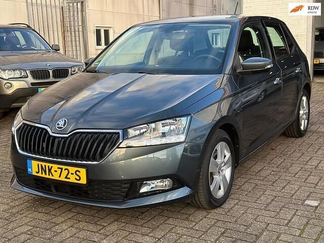 Grijs (metallic) Gebruikt 2022 Skoda Fabia Style | € 16.999 (Super prijs) - Afbeelding 1/4