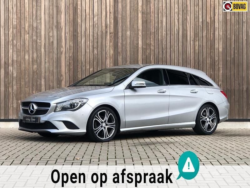Grijs Gebruikt 2016 Mercedes CLA180 Ambition Sedan | € 17.900 (Eerlijke prijs) - Afbeelding 1/4