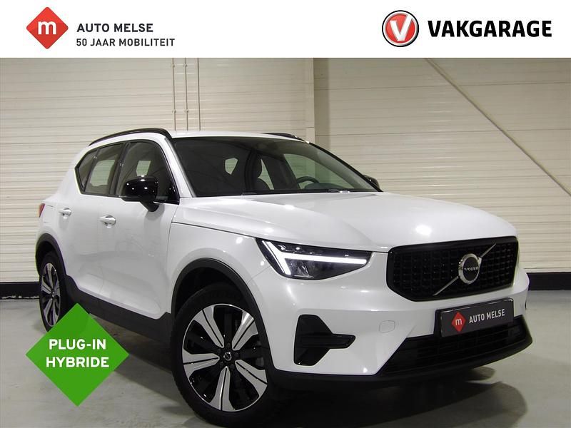 Wit Occasion 2026 Volvo XC40 Plus SUV | € 38.950 - Afbeelding 1/4