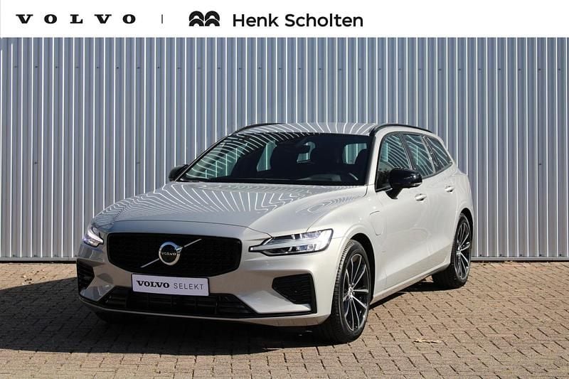 Grijs Gebruikt 2025 Volvo V60 Plus Stationwagen | € 52.950 (Duur) - Afbeelding 1/4