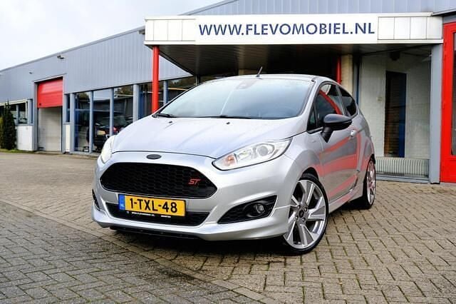 Grijs Gebruikt 2014 Ford Fiesta Sport Hatchback | € 7.950 (Eerlijke prijs) - Afbeelding 1/4