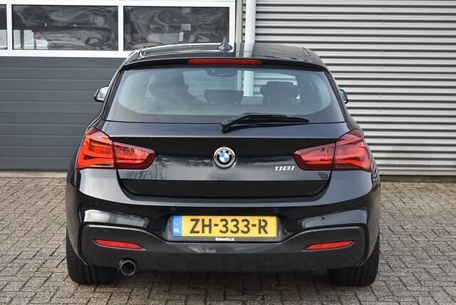 Occasion BMW 118 Executive 136 PK (100 kW) 2019 Zwart Hatchback