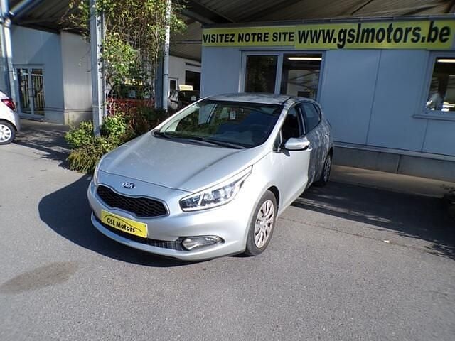 Zilver Gebruikt 2014 Kia Ceed 2 Coupé | € 5.995 - Afbeelding 1/4