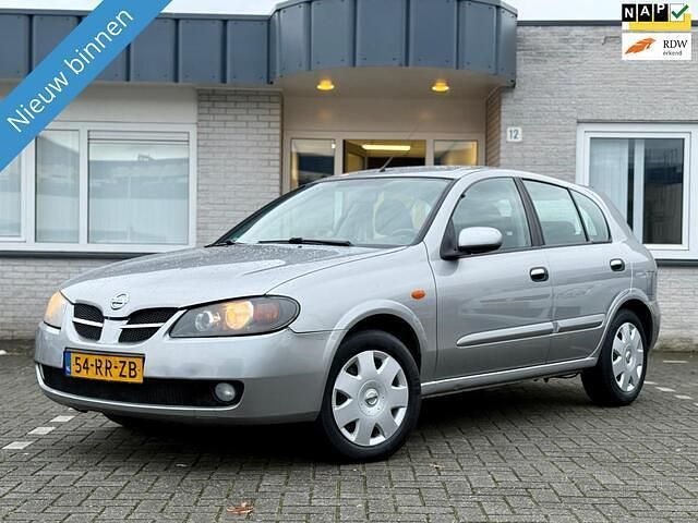 Grijs Occasion 2005 Nissan Almera Acenta Hatchback | € 3.240 (Iets duurder) - Afbeelding 1/4