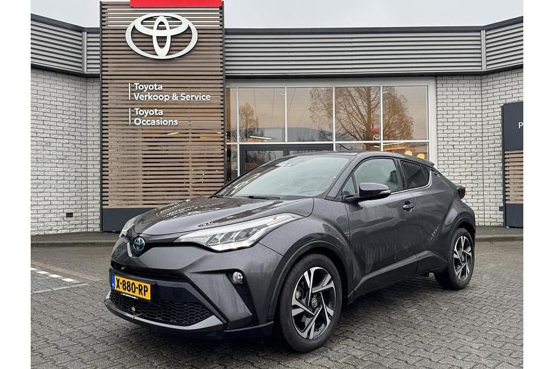 Grijs Gebruikt 2023 Toyota C-HR+ Style SUV | € 26.499 (Eerlijke prijs) - Afbeelding 1/1