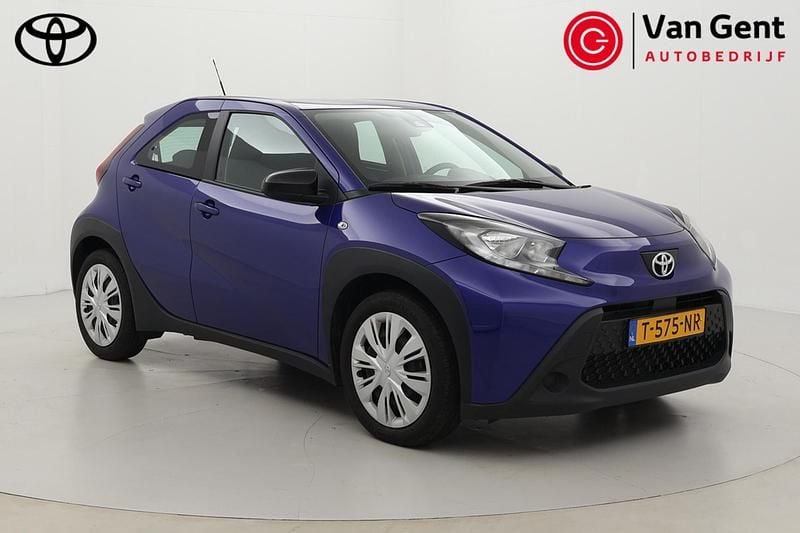 Blauw Occasion 2023 Toyota Aygo X Play SUV | € 15.999 (Super prijs) - Afbeelding 1/4