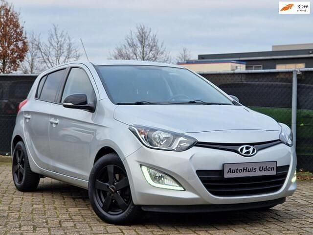 Zilver (metallic) Occasion 2015 Hyundai i20 Hatchback | € 9.995 (Goede deal) - Afbeelding 1/4