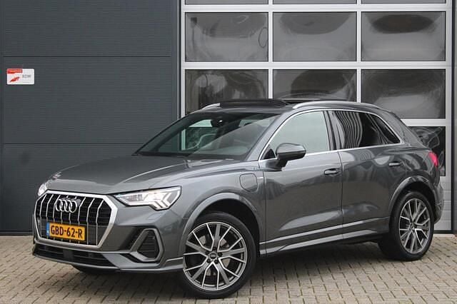 Grijs Gebruikt 2021 Audi Q3 S-Line SUV | € 33.800 (Duur) - Afbeelding 1/4
