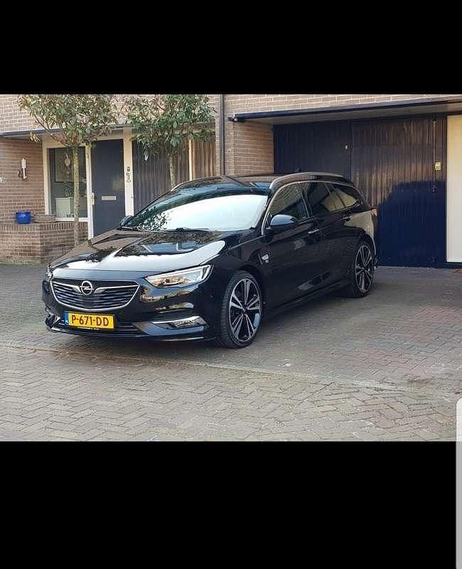 Zwart Gebruikt 2017 Opel Insignia Stationwagen | € 8.459 (Iets duurder) - Afbeelding 1/4