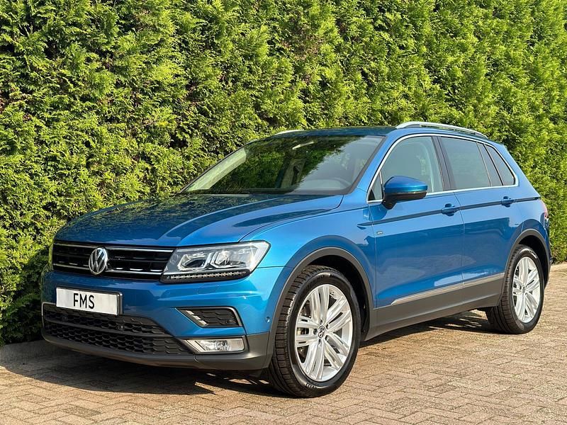 Blauw, metallic lak Gebruikt 2018 VW Tiguan Highline SUV | € 22.890 (Goede deal) - Afbeelding 1/4