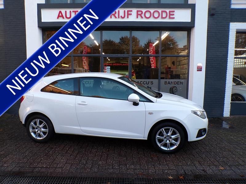 Wit Gebruikt 2011 Seat Ibiza Copa Hatchback | € 4.399 (Eerlijke prijs) - Afbeelding 1/4
