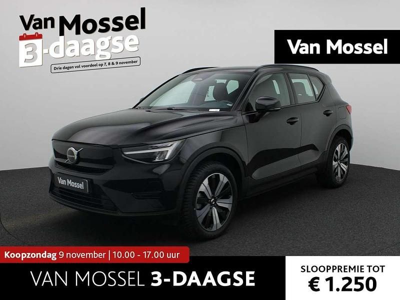 Zwart Gebruikt 2023 Volvo XC40 Core SUV | € 31.945 - Afbeelding 1/3