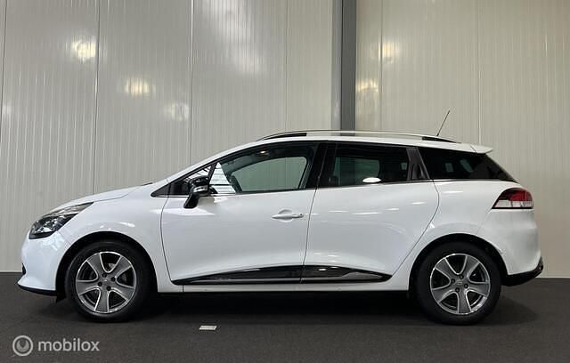 Wit Gebruikt 2015 Renault Clio GrandTour Night&Day Stationwagen | € 5.945 (Eerlijke prijs) - Afbeelding 1/2