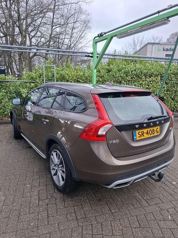 Occasion Volvo V60 CC 150 PK (110 kW) 2018 Brons Stationwagen