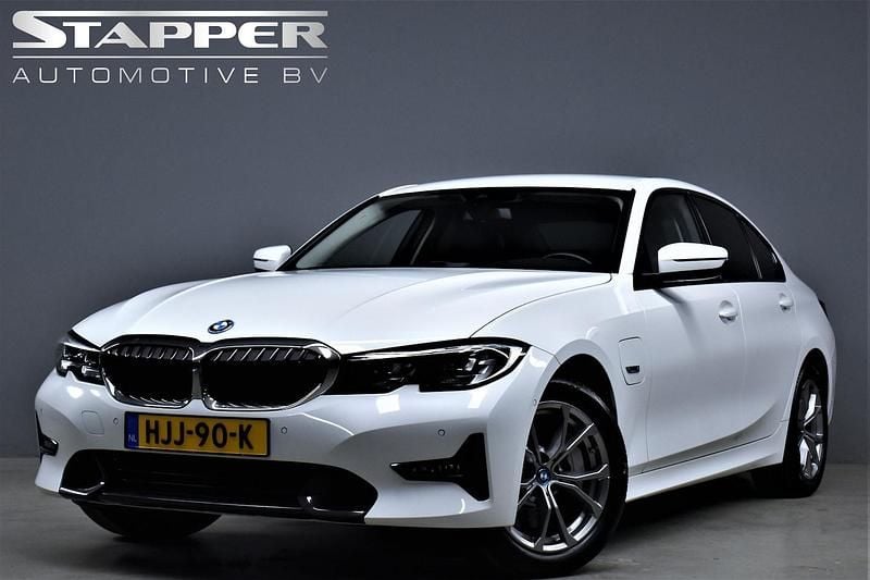 Occasion BMW 330e Sport Line 292 PK (214 kW) 2022 Wit Sedan