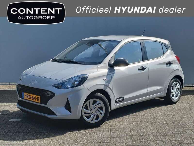Grijs Nieuw 2025 Hyundai i10 Comfort Hatchback | € 20.940 (Iets duurder) - Afbeelding 1/4