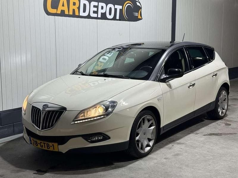 Wit Gebruikt 2008 Lancia Delta Hatchback | € 2.599 - Afbeelding 1/4