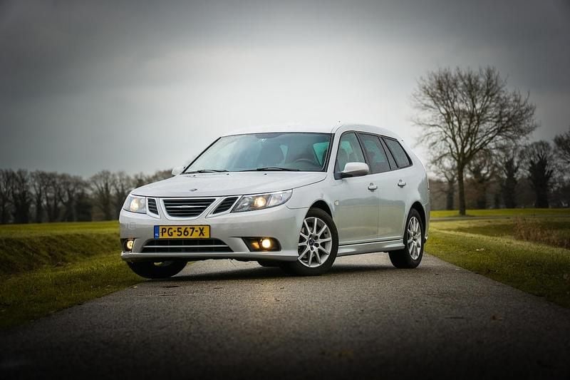 Grijs Gebruikt 2008 Saab 9-3 Linear Stationwagen | € 5.250 (Iets duurder) - Afbeelding 1/4