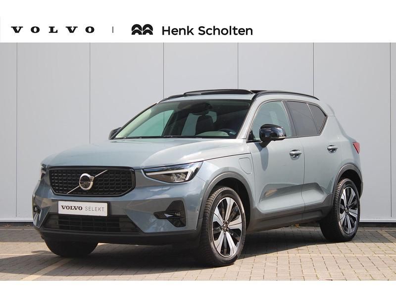 Grijs Occasion 2023 Volvo XC40 R-Design SUV | € 41.950 - Afbeelding 1/3