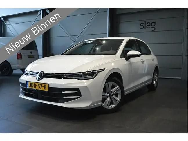 Wit Gebruikt 2024 VW Golf VIII Life Hatchback | € 26.500 (Super prijs) - Afbeelding 1/4