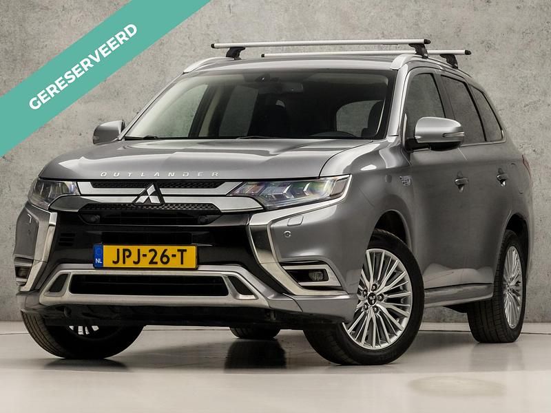 Grijs Occasion 2019 Mitsubishi Outlander P-HEV Intense SUV | € 19.445 (Eerlijke prijs) - Afbeelding 1/4