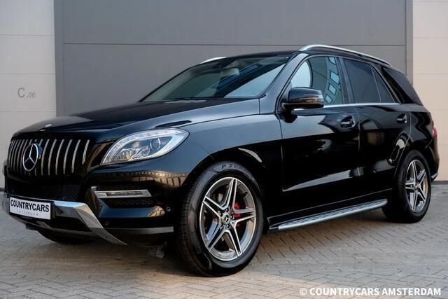 Zwart Gebruikt 2013 Mercedes ML350 SUV | € 24.900 - Afbeelding 1/4
