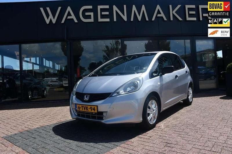Grijs, metallic lak Gebruikt 2014 Honda Jazz Cool Hatchback | € 9.450 (Eerlijke prijs) - Afbeelding 1/4
