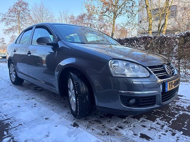 Occasion VW Jetta Freestyle 122 PK (89 kW) 2009 Grijs (metallic) Sedan