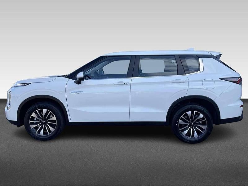 Nieuw Mitsubishi Outlander 136 PK (100 kW) 2025 Wit SUV