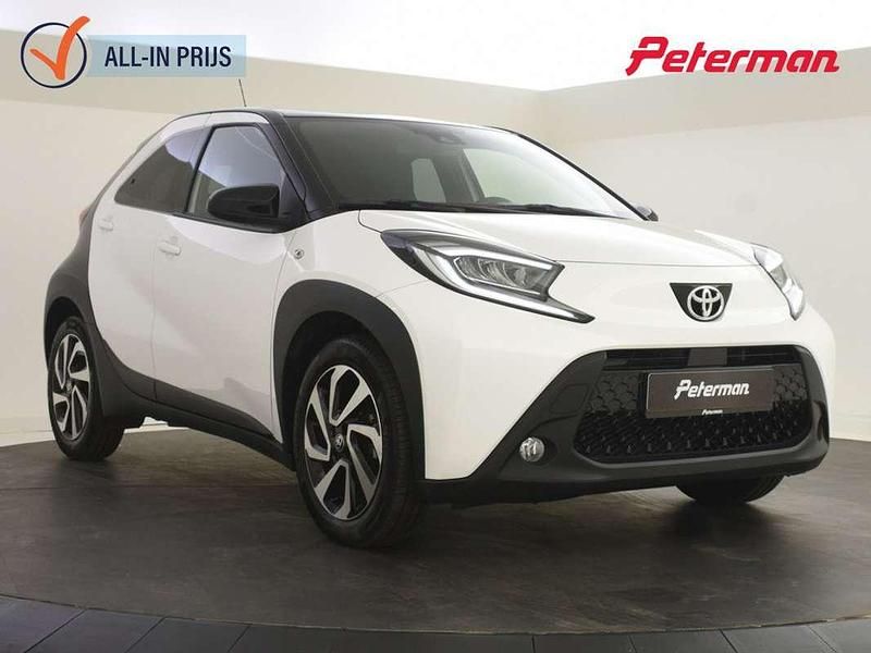 Wit Gebruikt 2023 Toyota Aygo X Pulse SUV | € 17.899 - Afbeelding 1/4