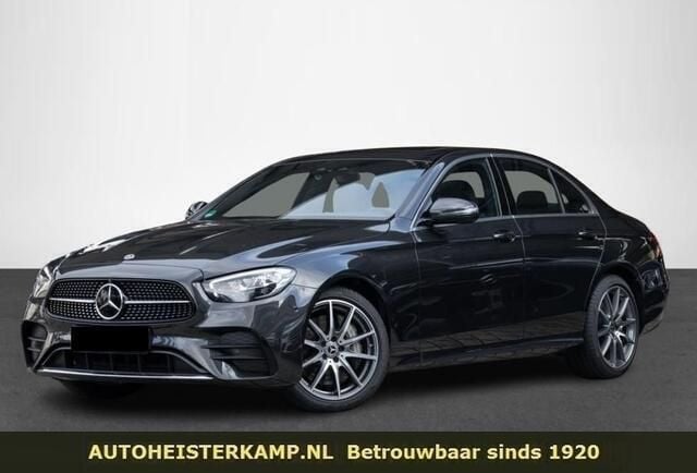 Grijs Gebruikt 2023 Mercedes E400 AMG line Sedan | € 77.950 - Afbeelding 1/4