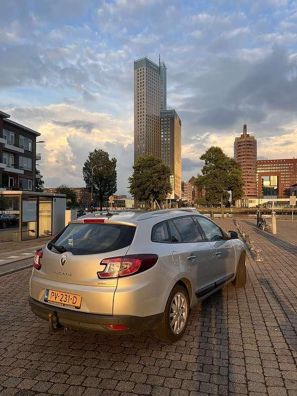 Gebruikt 2010 Renault Mégane GrandTour Dynamique Stationwagen | € 5.495 (Eerlijke prijs) - Afbeelding 1/4