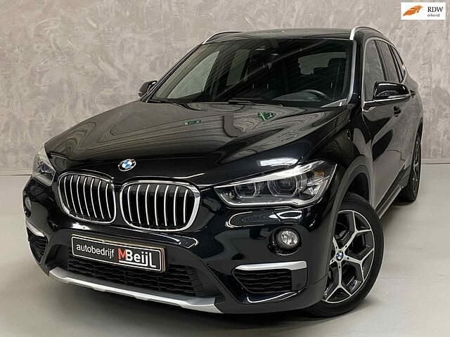 Zwart Occasion 2019 BMW X1 SUV | € 18.445 (Super prijs) - Afbeelding 1/4