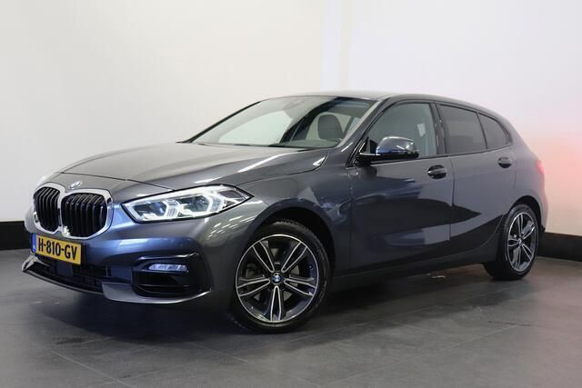 Grijs Gebruikt 2020 BMW 118 Executive Hatchback | € 18.499 (Eerlijke prijs) - Afbeelding 1/4