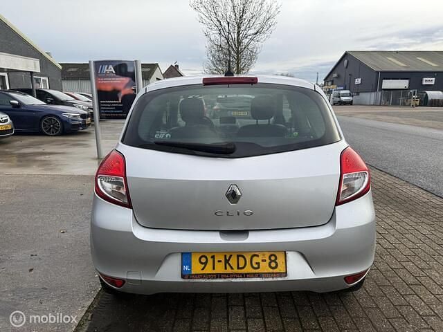 Occasion Renault Clio II 75 PK (55 kW) 2009 Grijs Hatchback