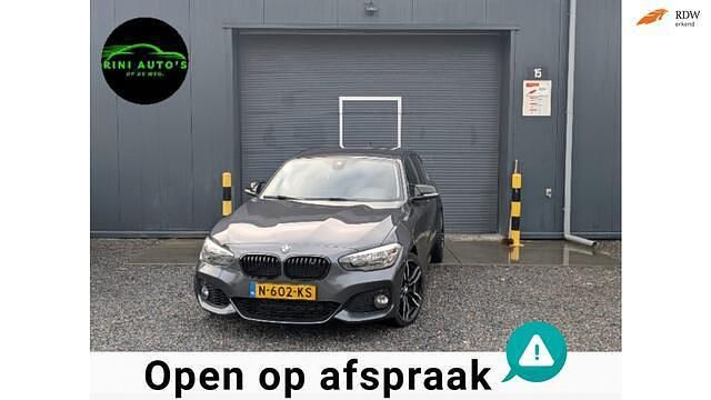 Grijs Occasion 2018 BMW 116 Executive Hatchback | € 13.750 (Eerlijke prijs) - Afbeelding 1/4