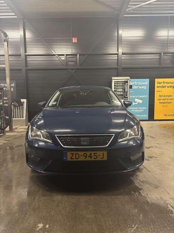 Blauw Gebruikt 2019 Seat Leon ST Stationwagen | € 14.800 (Duur) - Afbeelding 1/4