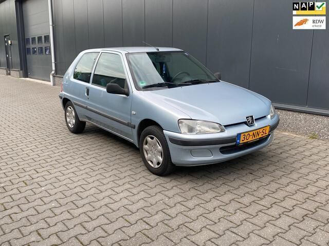 Occasion Peugeot 106 60 PK (44 kW) 2004 Grijs Hatchback