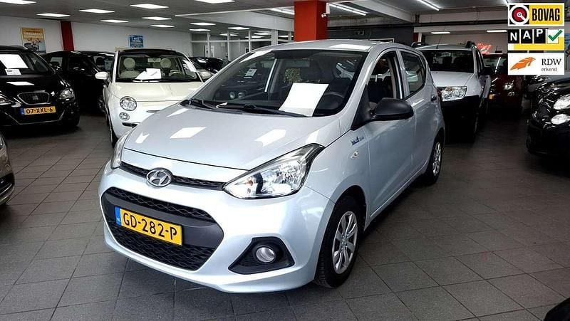 Zilver Gebruikt 2015 Hyundai i10 Hatchback | € 4.750 (Goede deal) - Afbeelding 1/4