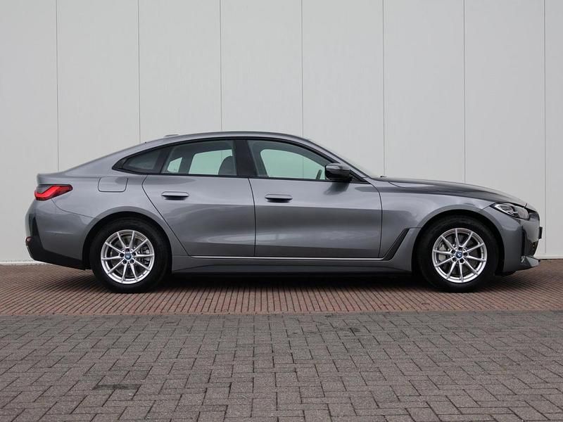 Grijs, metallic lak Gebruikt 2023 BMW i4 Basis Sedan | € 41.950 (Goede deal) - Afbeelding 1/1