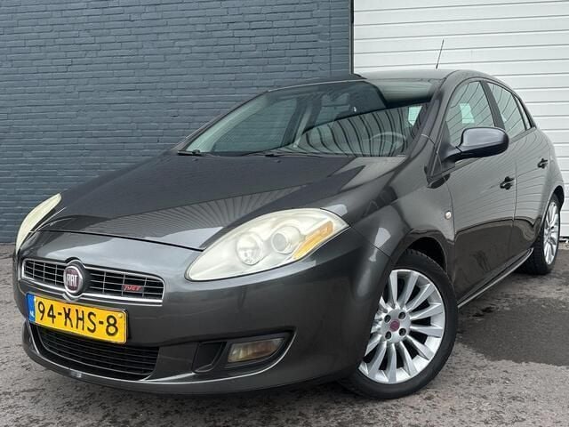 Grijs, metallic lak Gebruikt 2009 Fiat Bravo Hatchback | € 1.999 (Eerlijke prijs) - Afbeelding 1/4