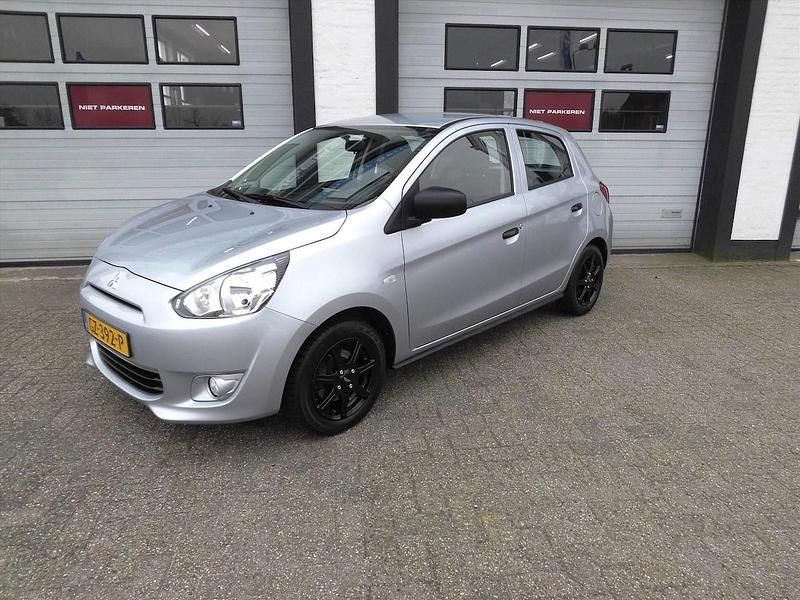 Grijs Occasion 2014 Mitsubishi Space Star Hatchback | € 6.250 (Eerlijke prijs) - Afbeelding 1/4